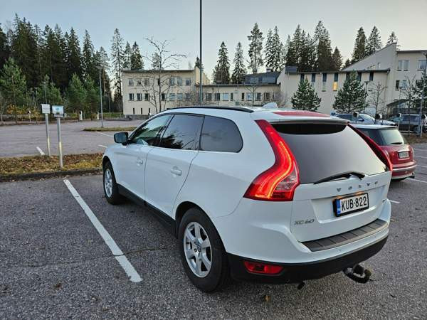 Volvo XC60 Хювинкяя - изображение 3
