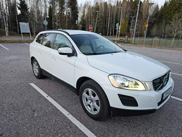 Volvo XC60 Хювинкяя - изображение 1