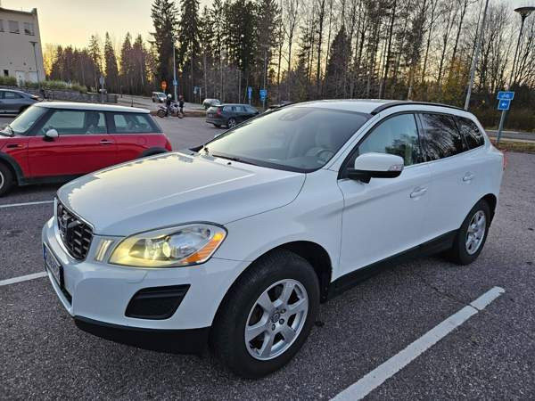 Volvo XC60 Хювинкяя - изображение 2