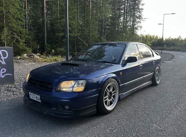 Subaru Legacy Vantaa - valokuva 2