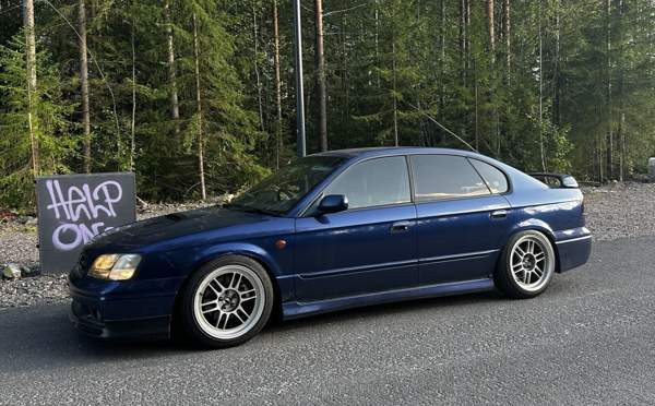 Subaru Legacy Vantaa - valokuva 3
