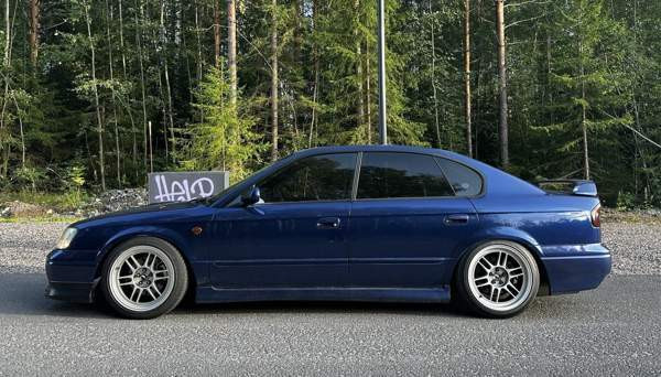 Subaru Legacy Vantaa - valokuva 4