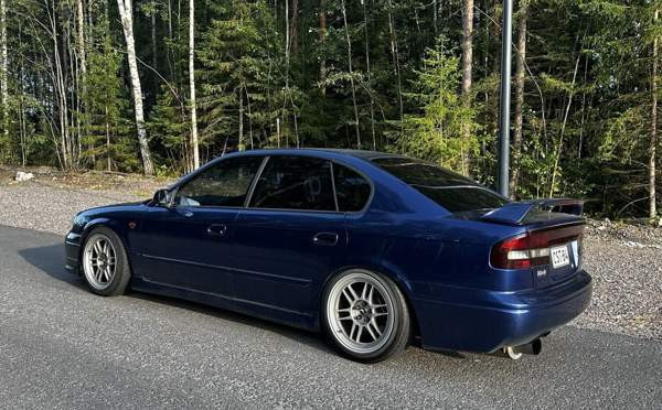 Subaru Legacy Vantaa - valokuva 5