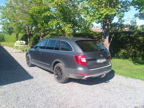 Skoda Superb Iisalmi - valokuva 3