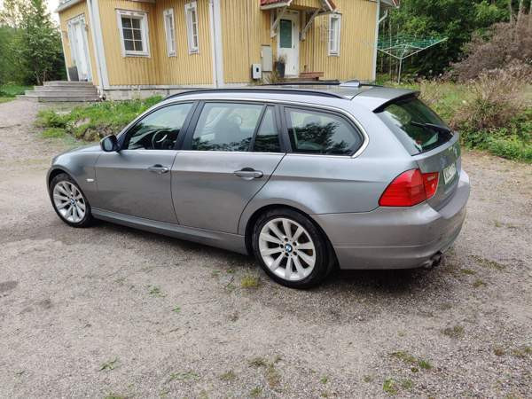 BMW 330 Sibbo - valokuva 1