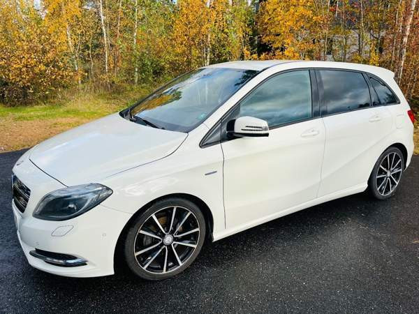 Mercedes-Benz B Naantali - valokuva 2