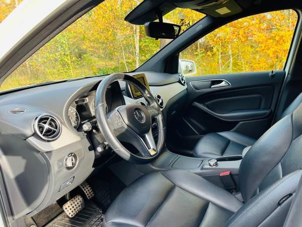 Mercedes-Benz B Naantali - valokuva 8