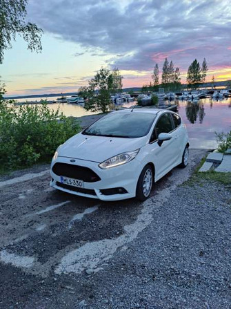 Ford Fiesta Pirkkala - valokuva 1