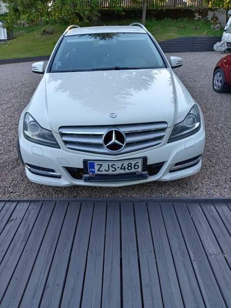 Mercedes-Benz C Glebychevo - valokuva 1