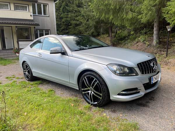 Mercedes-Benz C Вихти - изображение 1