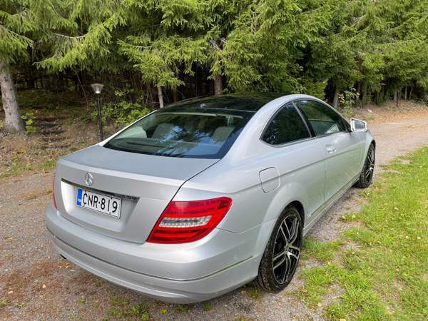 Mercedes-Benz C Вихти - изображение 6