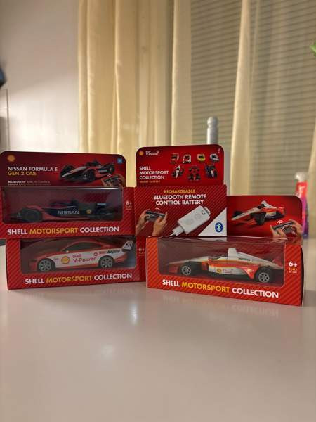 Kauko-ohjattavaa urheiluautoa ja akku Espoo - photo 1