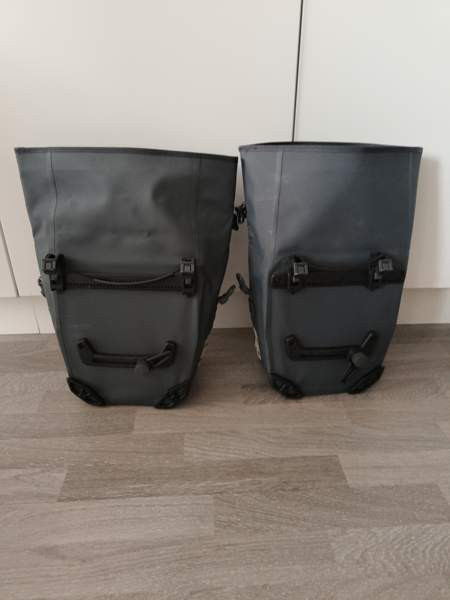 Thulen 13-litran pyöräilylaukut (2 kpl) Helsinki – foto 2