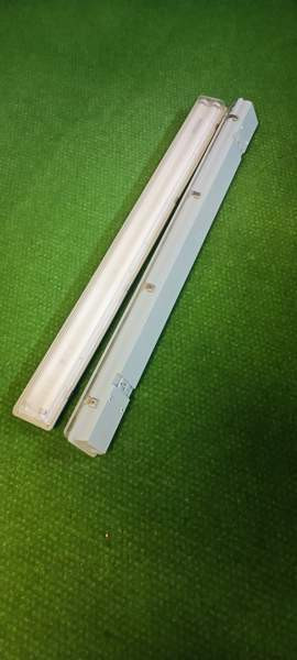 Loisteputkivalaisin 4 kpl (yht. 30€) Akaa - valokuva 3