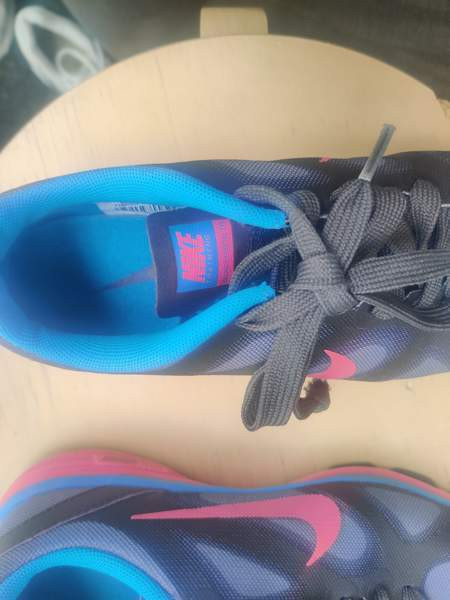 Nike dual fusion TR naisten tennarit Tampere - valokuva 3