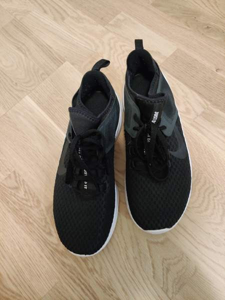 Naisten treenikengät Nike Кангасала - изображение 2