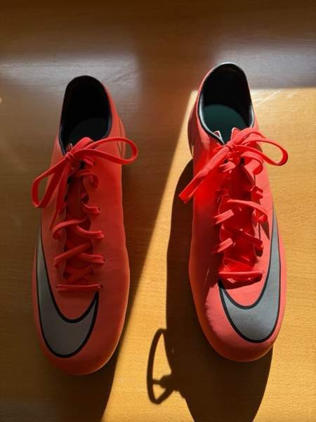 Kerran käytetyt Nike Mercurial Jalkapallo kengät Nokia - valokuva 1