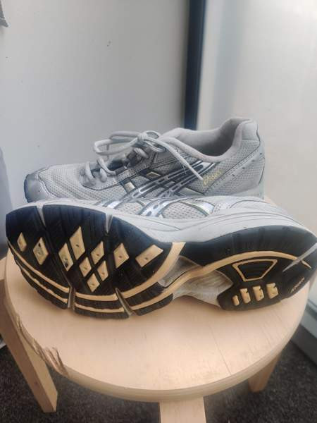 Asics lenkkarit Tampere - valokuva 3