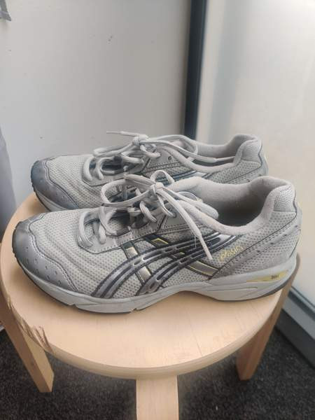 Asics lenkkarit Tampere - valokuva 1