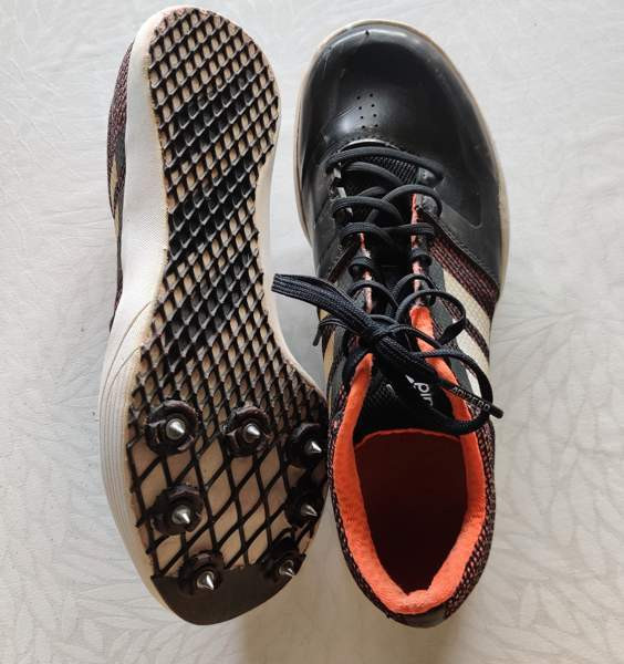 Hyppypiikkarit Adidas Kouvola – foto 1