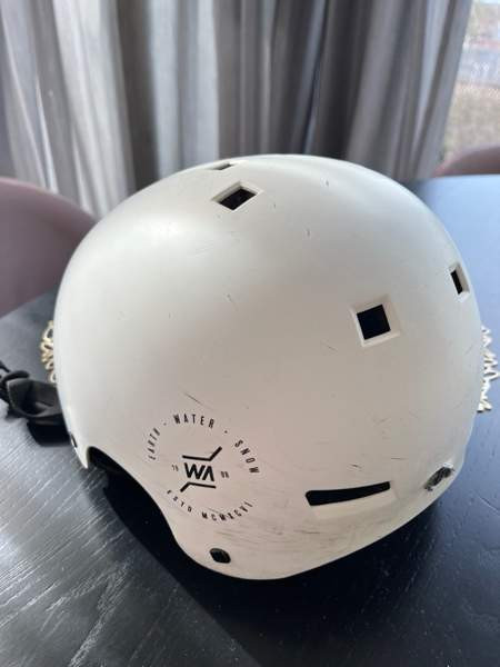 Skate - ja pyöräilykypärä Warp koko 56-58 Espoo - valokuva 3