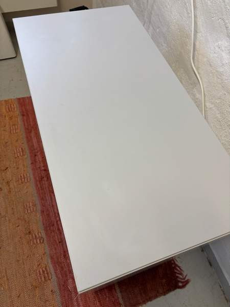 Eket-hylly puisella jalkakehikolla Тампере - изображение 2