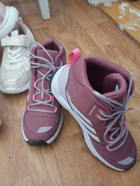 Lenkkarit 35 koossa Kotka - valokuva 2