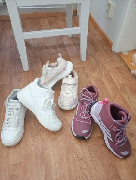 Lenkkarit 35 koossa Kotka - valokuva 1