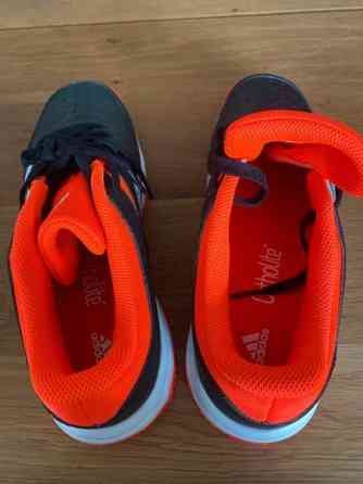Sisäpelikengät Adidas koko 38 Эспоо