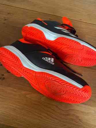 Sisäpelikengät Adidas koko 38 Эспоо