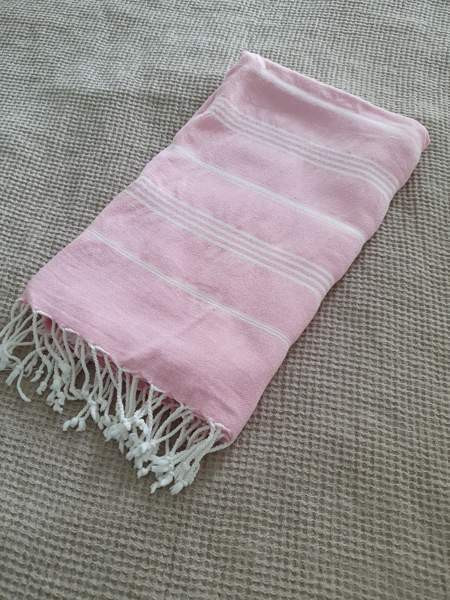 Myynnissä kuvan ihanan ohut ja pehmeä pyyhe Helsinki - photo 1