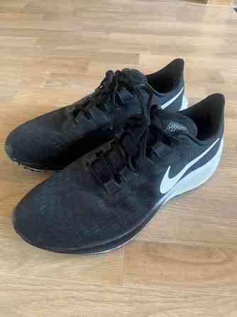 Nike Air Zoom Pegasus 37 koko 44/US10 Helsinki