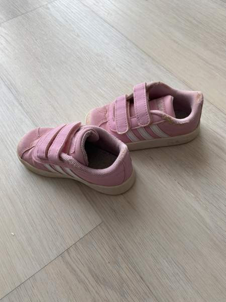 Adidas lenkkarit 22 Эспоо - изображение 2