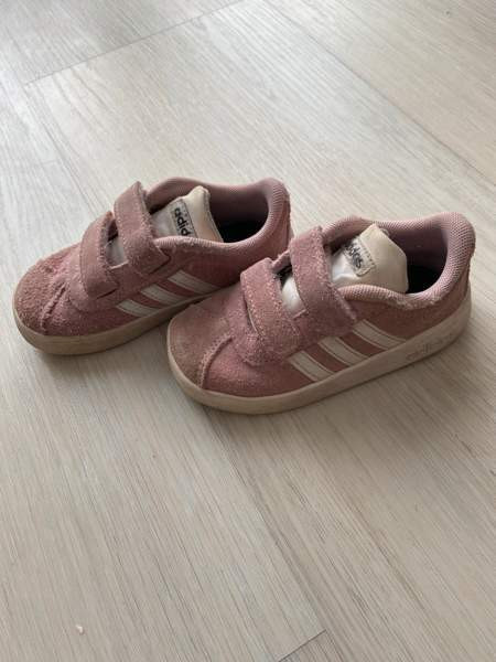 Adidas lenkkarit 23 Espoo - photo 2