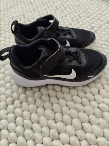 Nike revolution 7 lasten lenkkarit, koko 28,5 Helsinki - valokuva 1