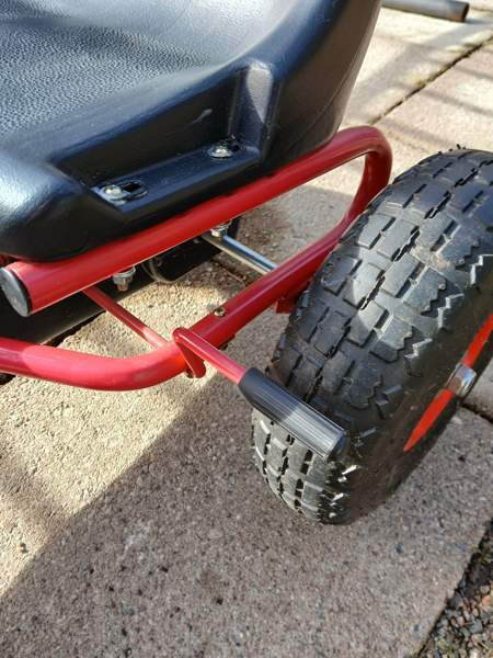 Varattu: Punainen polkuauto säädettävällä istuimella Иматра - изображение 8