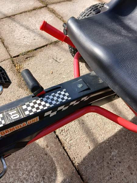 Varattu: Punainen polkuauto säädettävällä istuimella Иматра - изображение 6