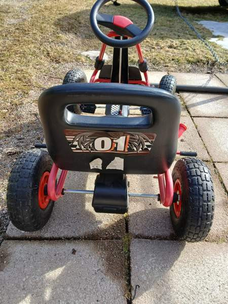 Varattu: Punainen polkuauto säädettävällä istuimella Иматра - изображение 4