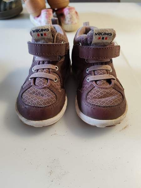 Vikingin välikausikengät koko 23 Lieto - valokuva 1