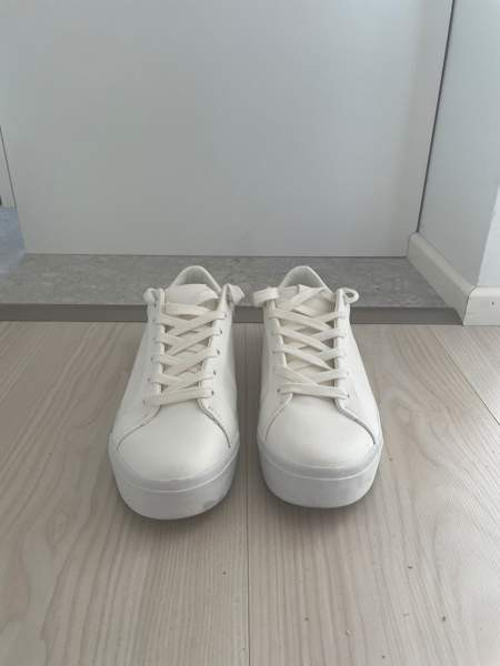 Race marine tennarit 37 Lieto - valokuva 1