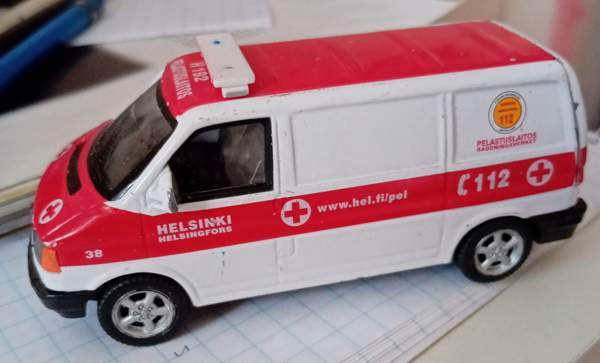 Ambulanssi leluauto Koski Tl - valokuva 1