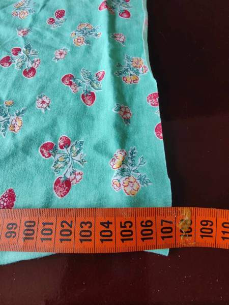 Trikookangaspala mansikka kuviolla 107 x 168 cm, Hki-Klaukkala 5 euroa Helsinki - photo 2