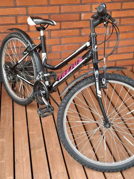 Tyttöjen 24 tuumainen vaihdepyörä Nivala - изображение 1