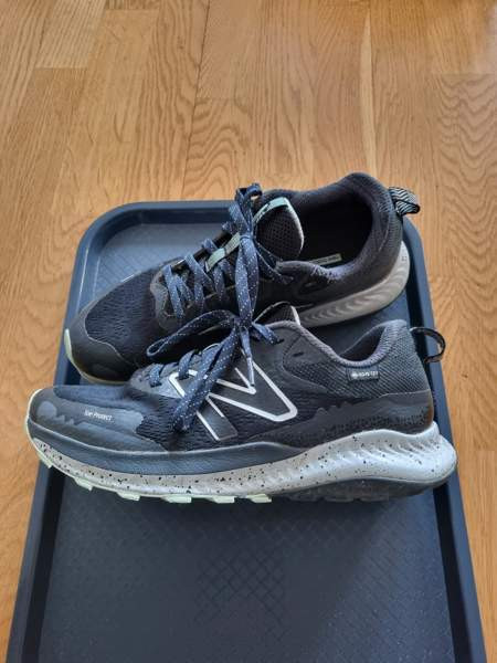 Vähän käytetyt maastojuoksukengät koko 40,5 Нокиа - изображение 1