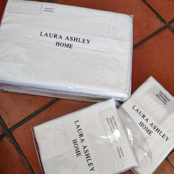Laura Ashley parisängyn pussilakana ja tyynyliinat UUDET Лемпяаля - изображение 2