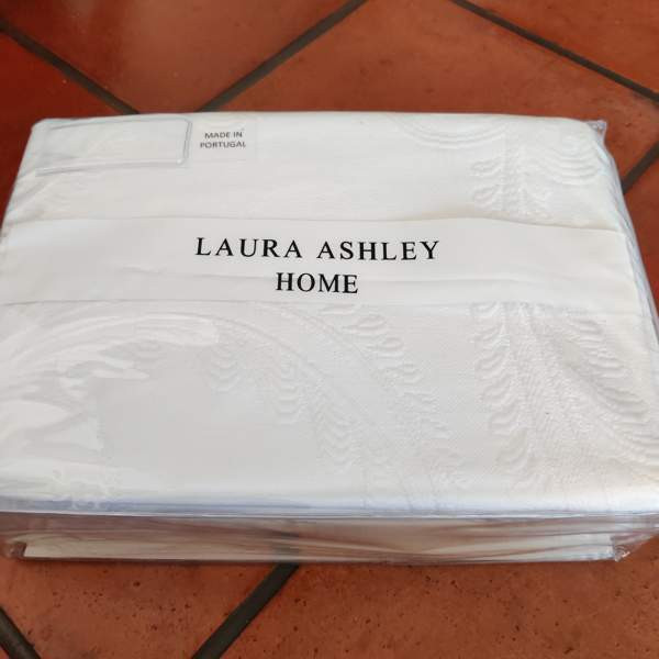 Laura Ashley parisängyn pussilakana ja tyynyliinat UUDET Лемпяаля - изображение 1