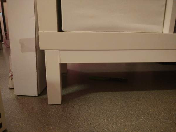 Valkoinen Ikea Expedit 4x4 hylly Kallax alustalla Tampere - photo 3