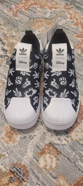 Uudet adidas lenkkarit Helsinki - изображение 1