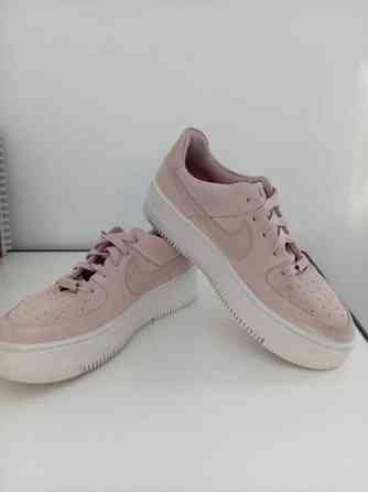 Nike air force vaaleanpunainen Rovaniemi