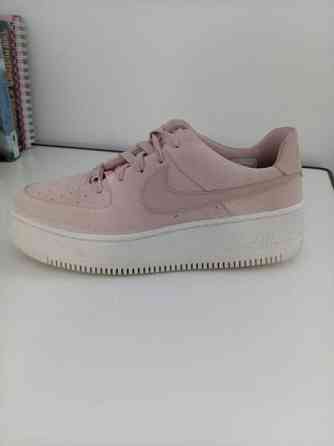 Nike air force vaaleanpunainen Rovaniemi